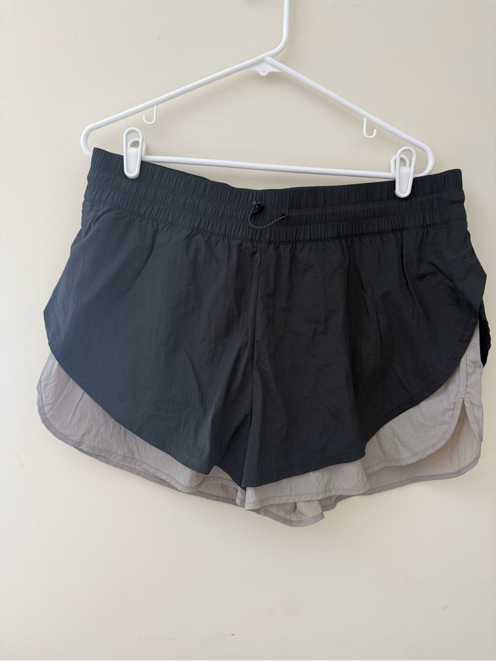 Peloton Black Layered Athletic Shorts with Gray Inner